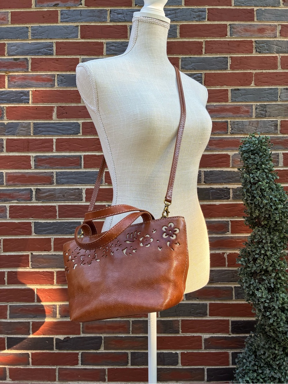 Leather Floral Cutout Tote Bag Linen Lining brass hardware
